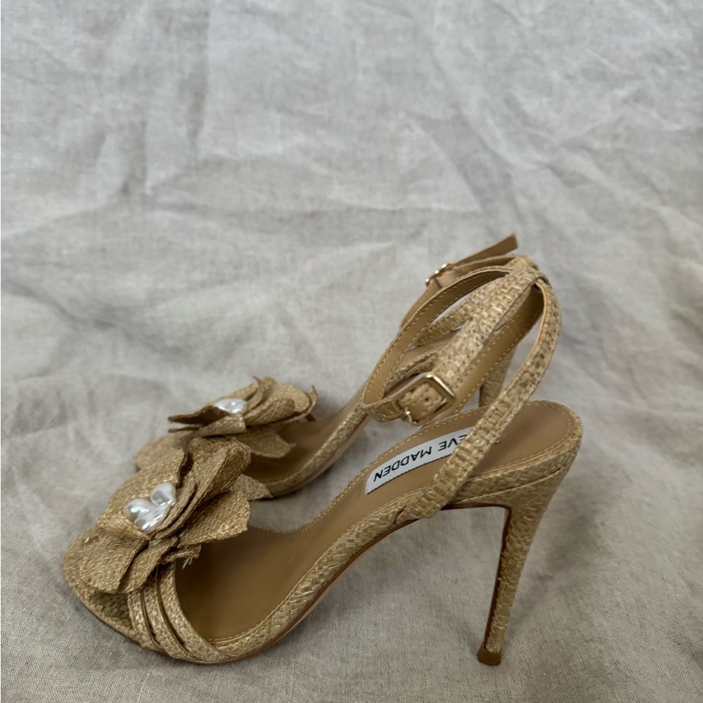 Steve Madden Raffia Floral Heels – Pearl Embellished | Cottagecore, Resort, Y2K - Picture 2 of 3